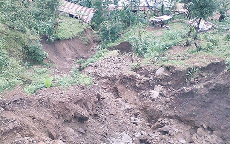 पोखरामा पहिरोले घर पुर्याे, ७ जनाको मृत्यु, २ जना घाइते