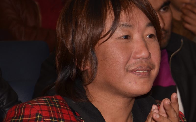 गायक राजेश पायल राईलाई एयरलाइन्सले फर्कायो