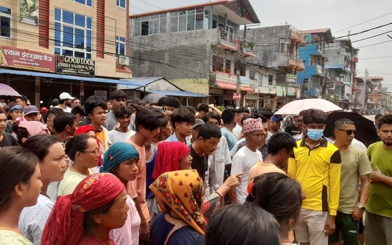 मेयरको घर तोडफोड,प्रहरीद्वारा हवाई फायर र अश्रु ग्याँस प्रहार,१० बुदेँ सहमति