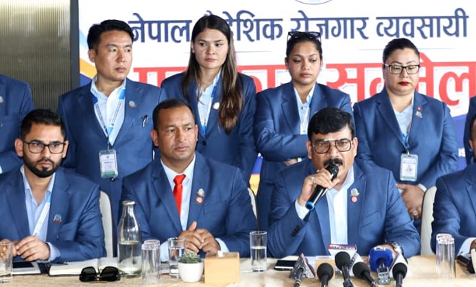 म्यानपावर व्यवसायीद्धारा १५ बुँदे माग राख्दै श्रमिक पठाउन बन्द
