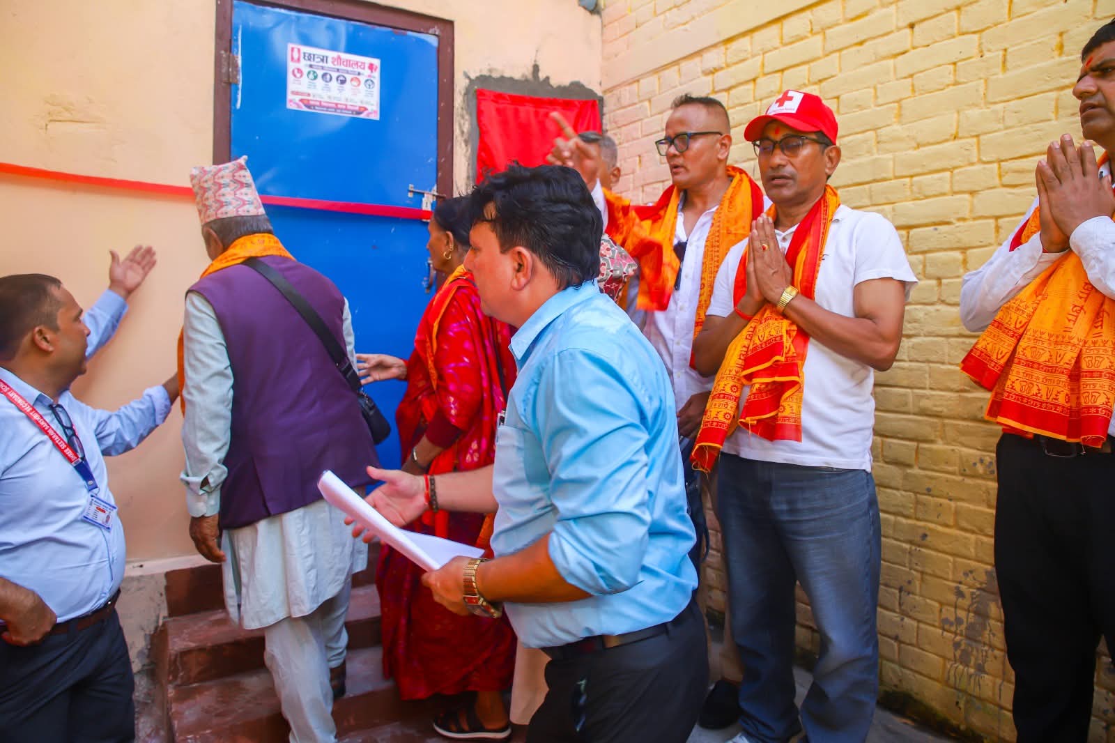 नव निर्मित छात्रा शौचालय भवन हस्तान्तरण